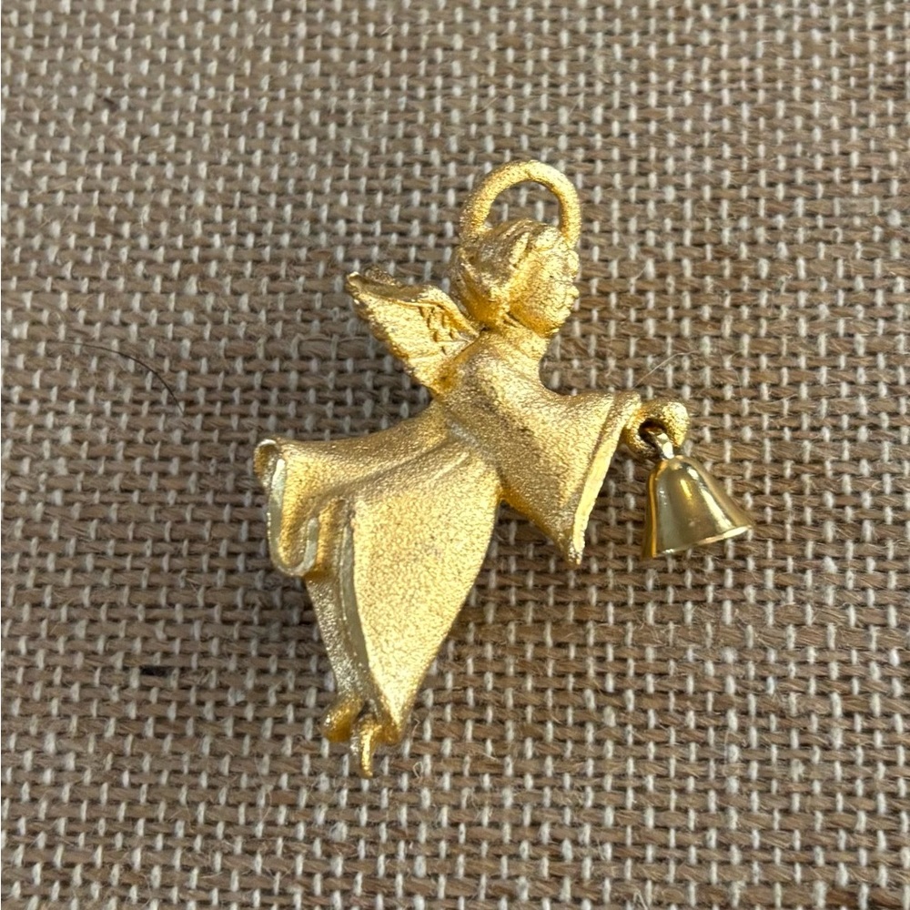 Vintage Angel Brooch Pin Gold Tone Signed GG USA Christmas Holiday Holding Bell